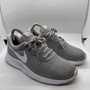 NIKE Women’s Tanjun 812655-010 Gray Running Shoes Sneakers Size 8